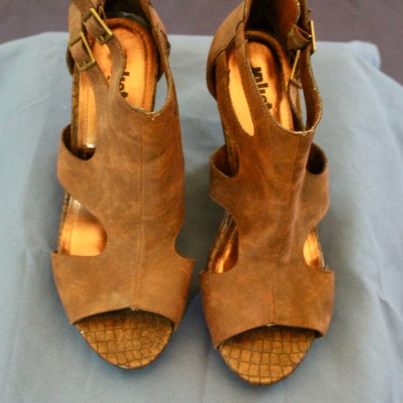 Unlisted wedge/platform fall shoes - Picture 2 of 9